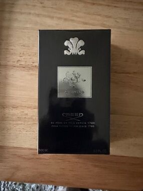 Creed Aventus Black and Silver Gift Box